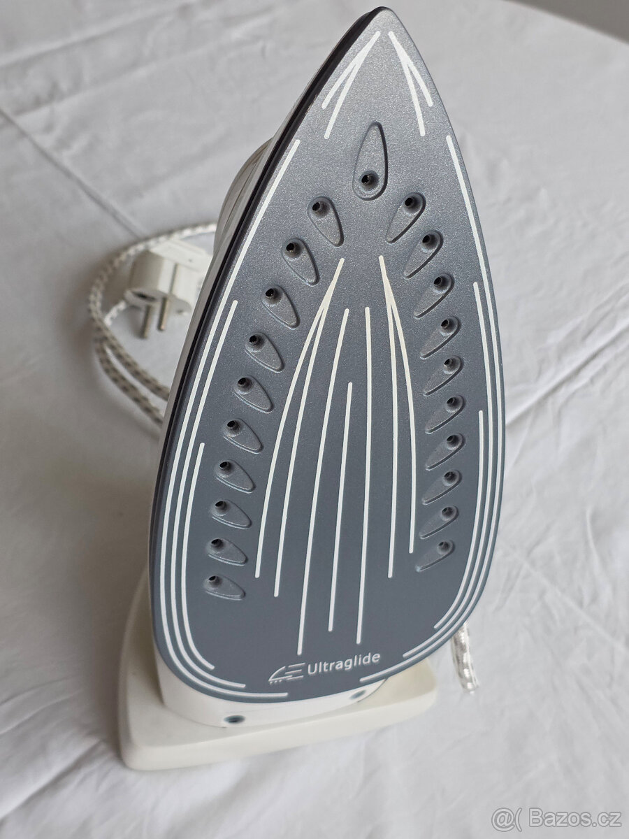 PARNÍ ŽEHLIČKA SENCOR - JAKO NOVÁ - TÉMĚŘ NEPOUŽITÁ - 4