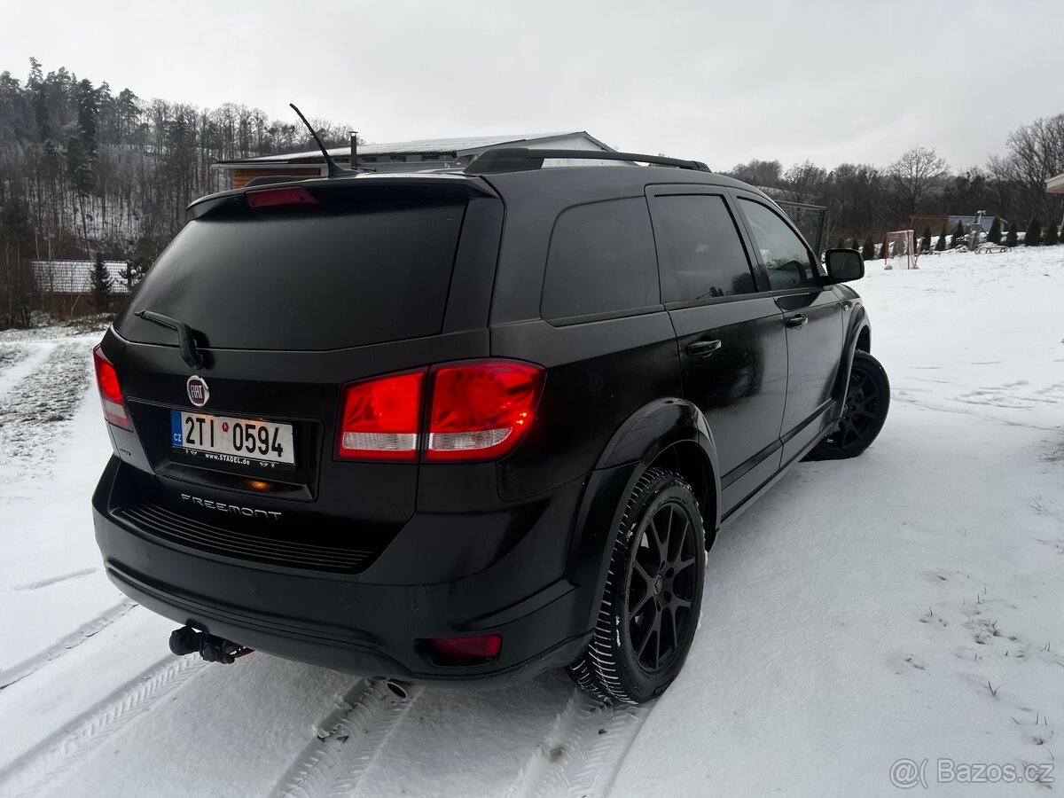 Fiat Freemont Black code 4x4, automat,tažné zařízení. - 4