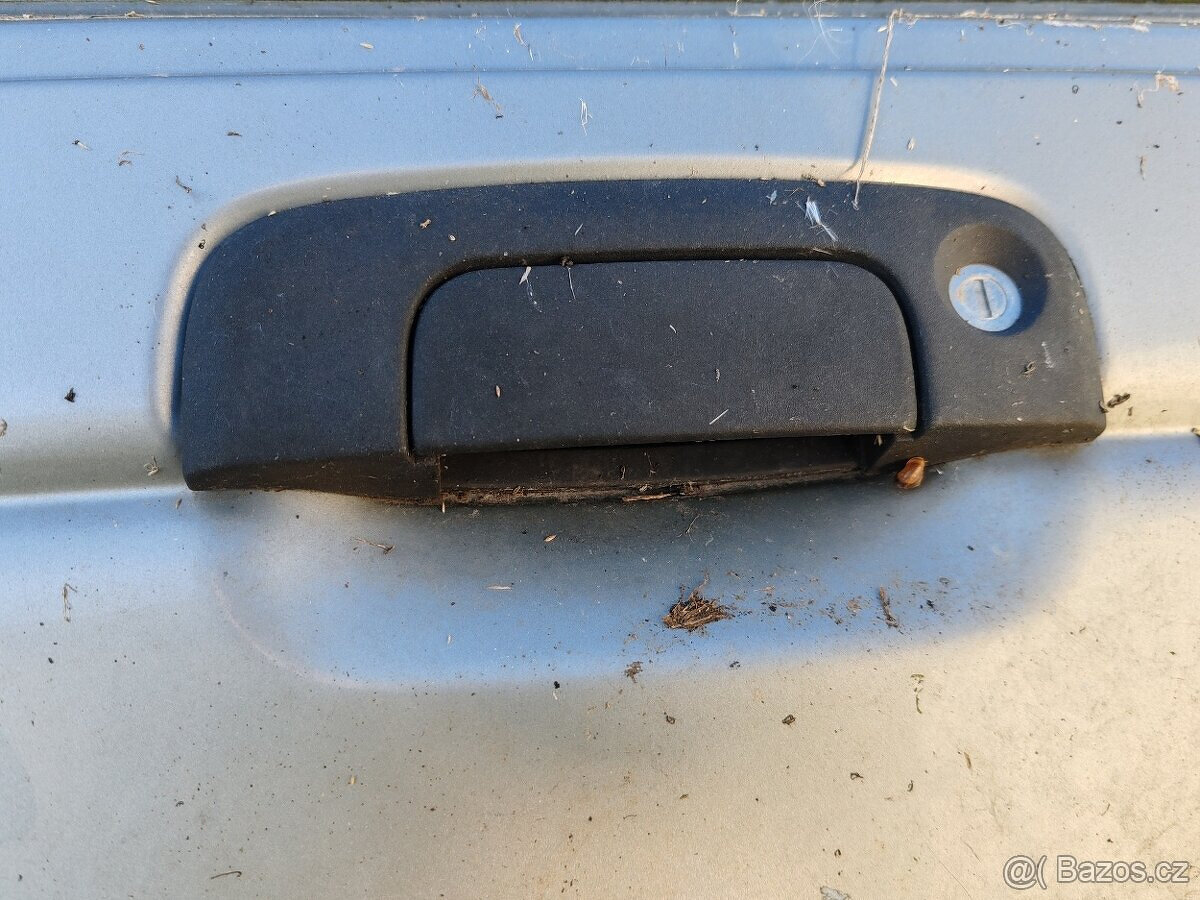 Chrysler Voyager zadní páté dveře, vrata... - 4