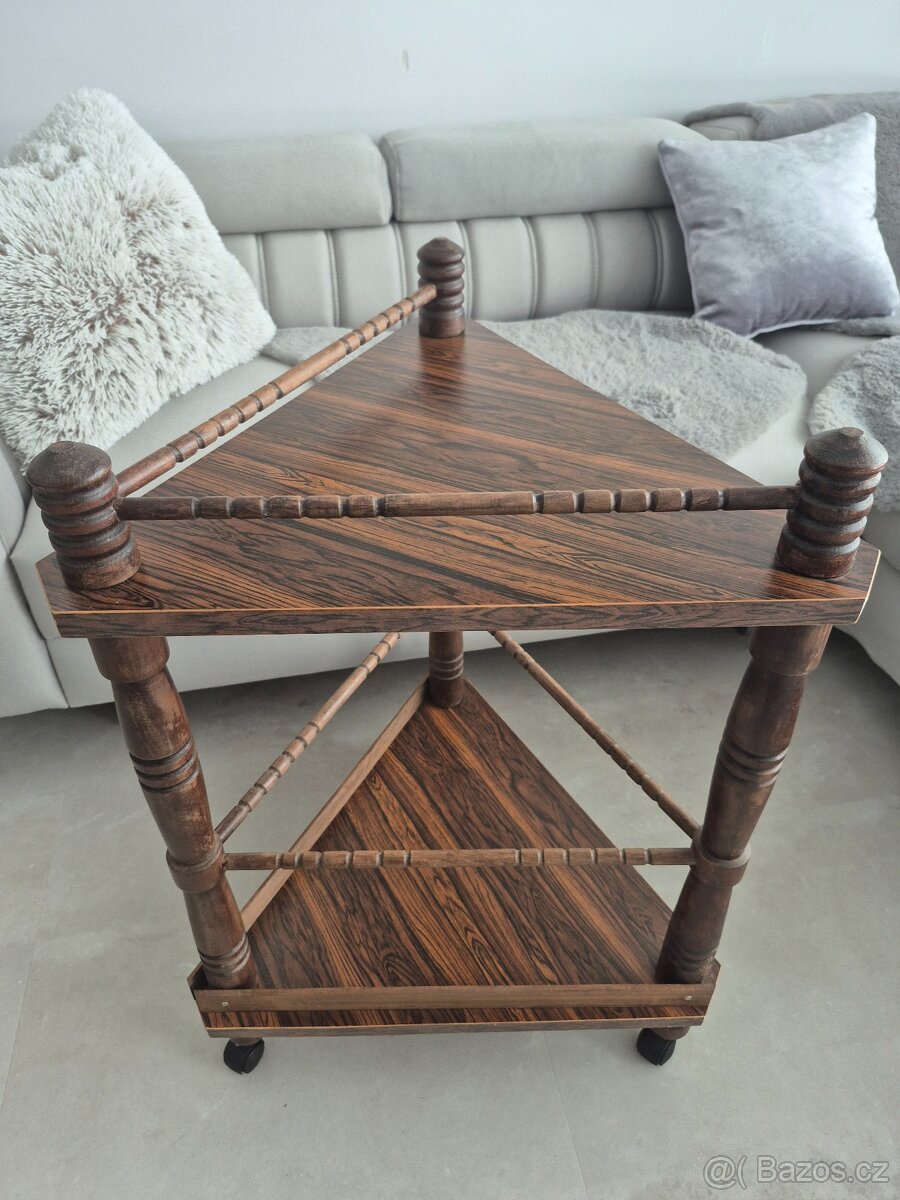 Dřevěný barový stoleček - 4