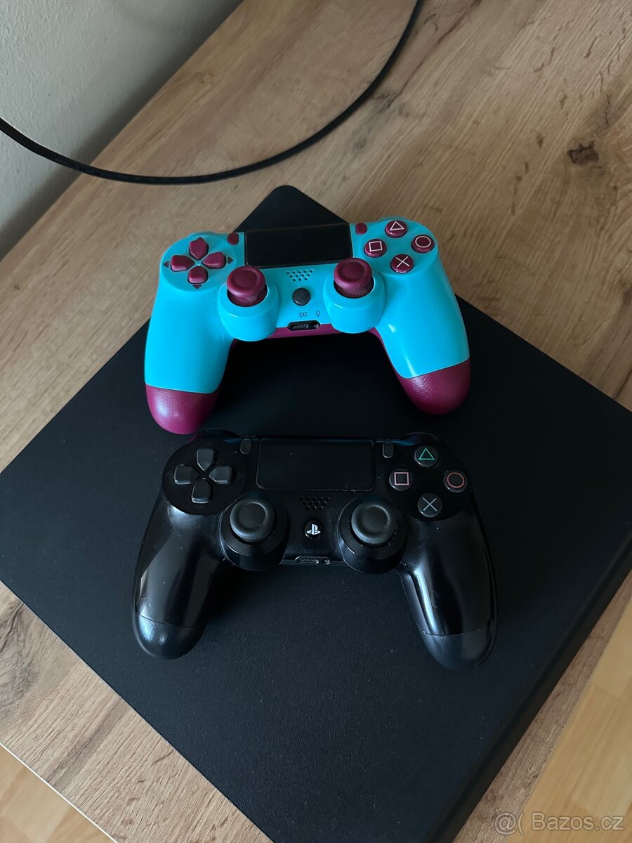 PlayStation 4 Slim - 4