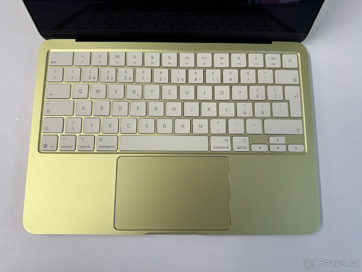 Macbook Neo - 4