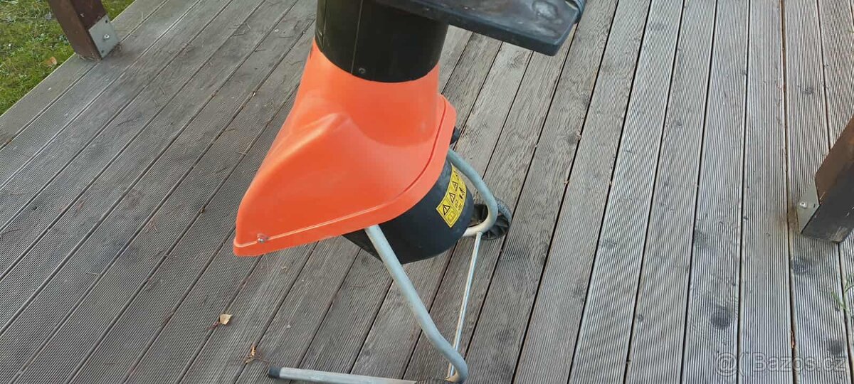 Štěpkovač - drtič větví - BioTec 2200 - 4