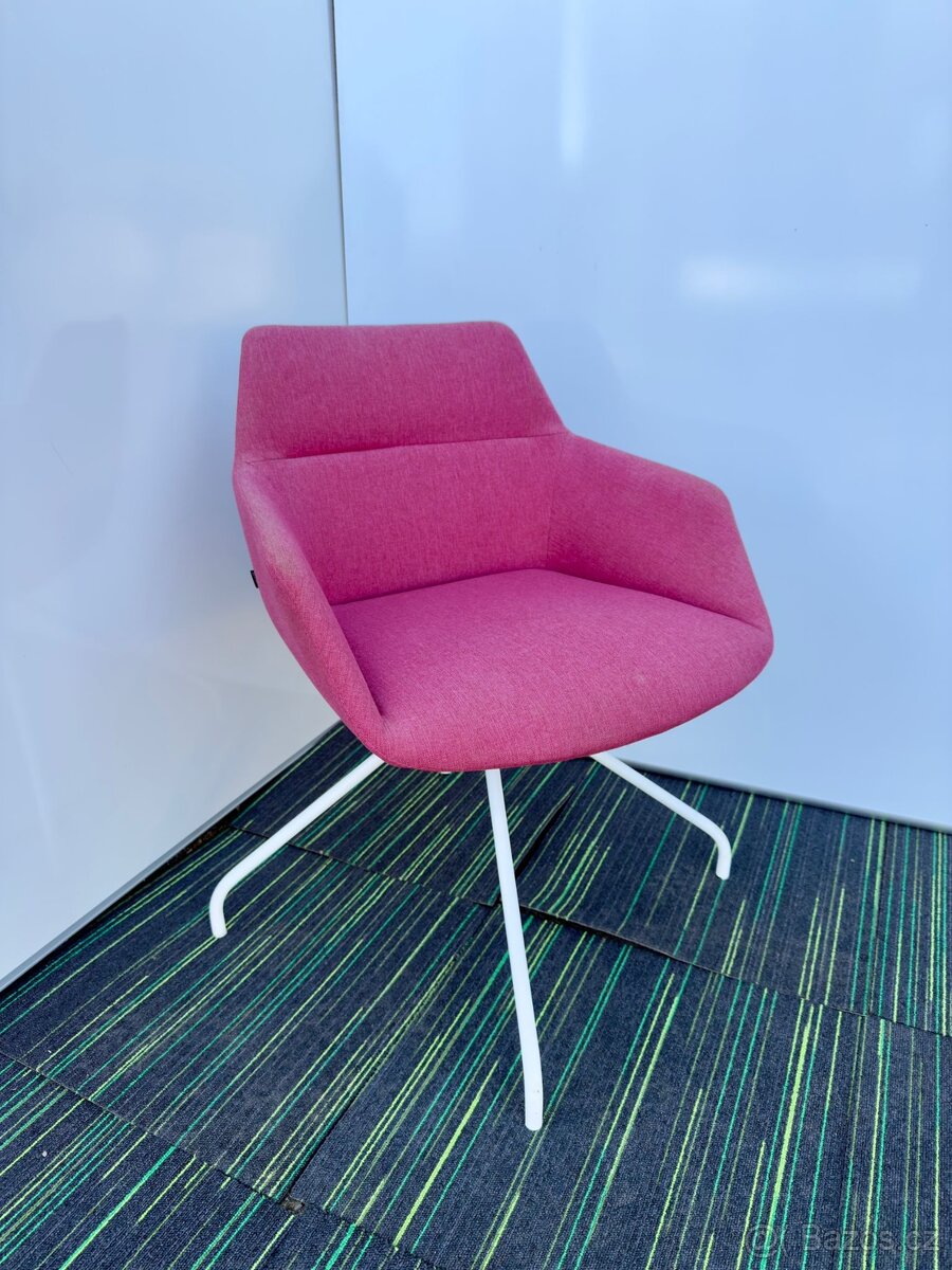 Nevyužité židle - 4