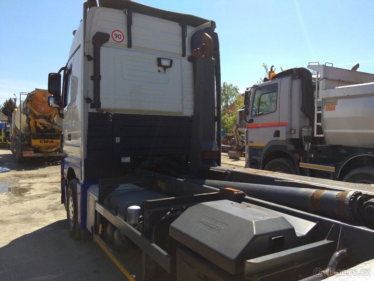 Hákový nosič kontajnerů MERCEDES ACTROS 2546 - 4