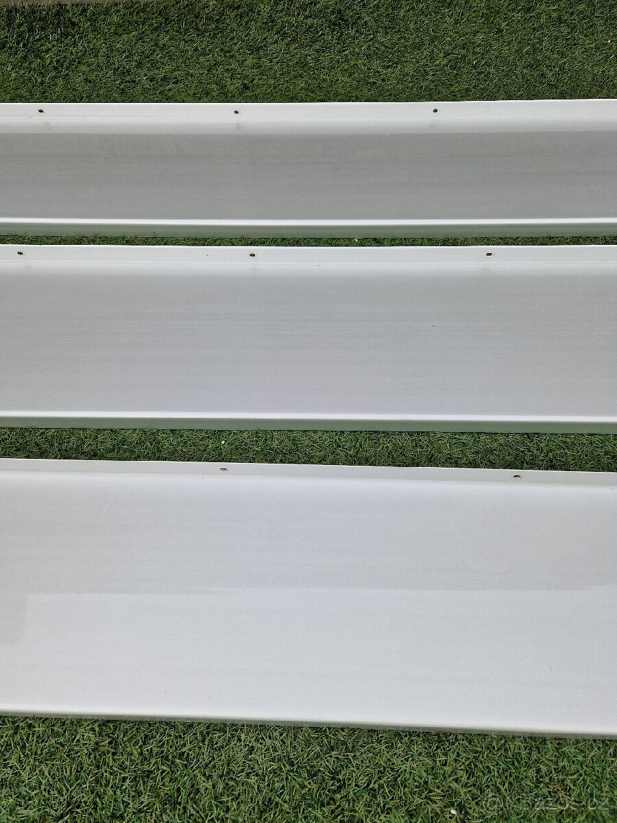 Prodám 3kusy parapety elox stříbrné tloušťka 2mm - 4