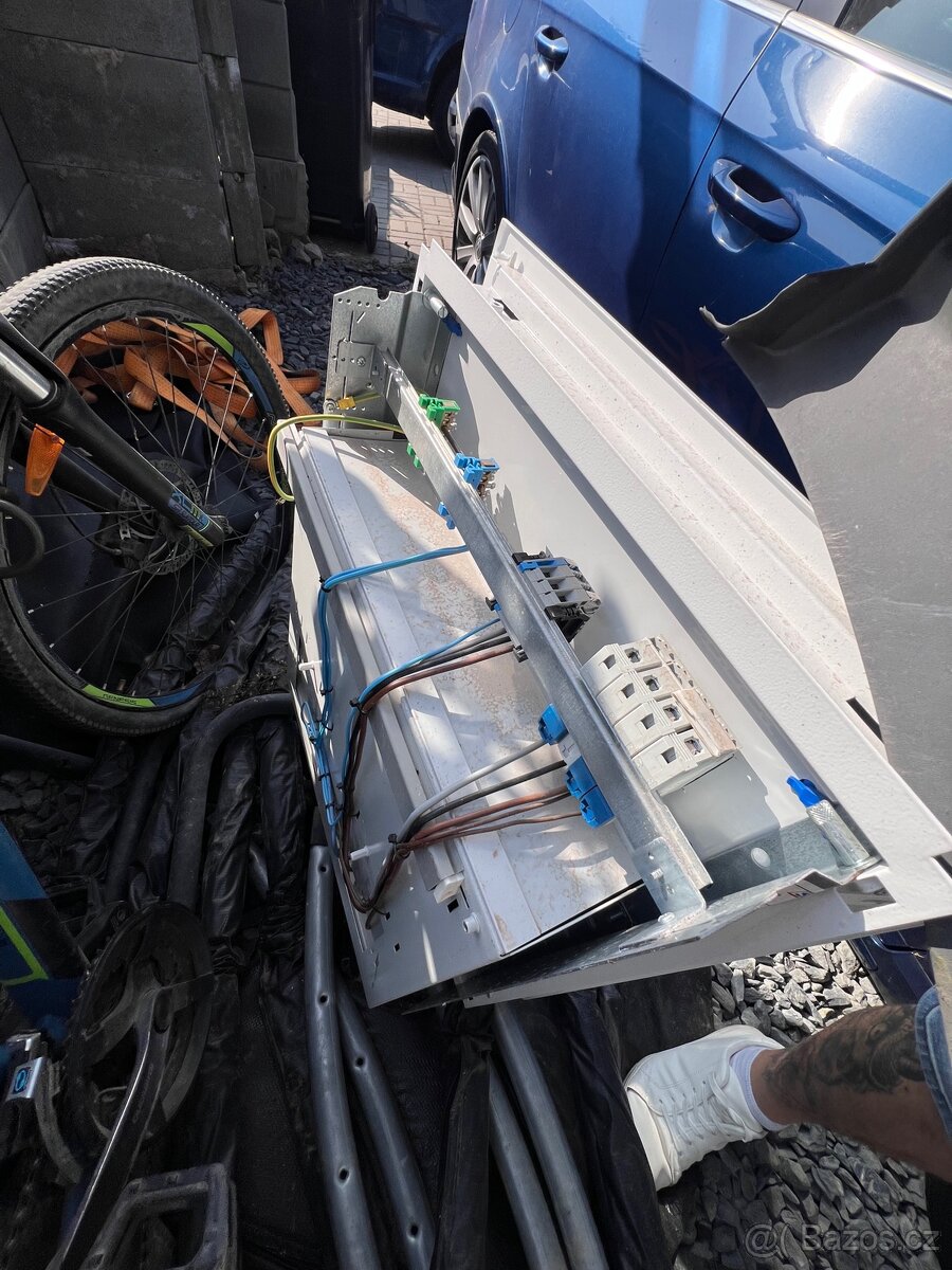 Plechová skříň pro rozvaděč Nová - 4