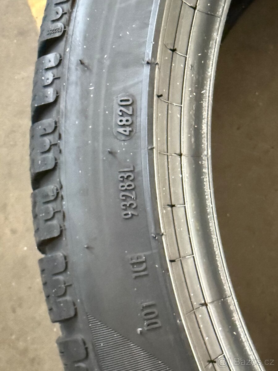 245/40R19 PIRELLI P ZERO WINTER - 4