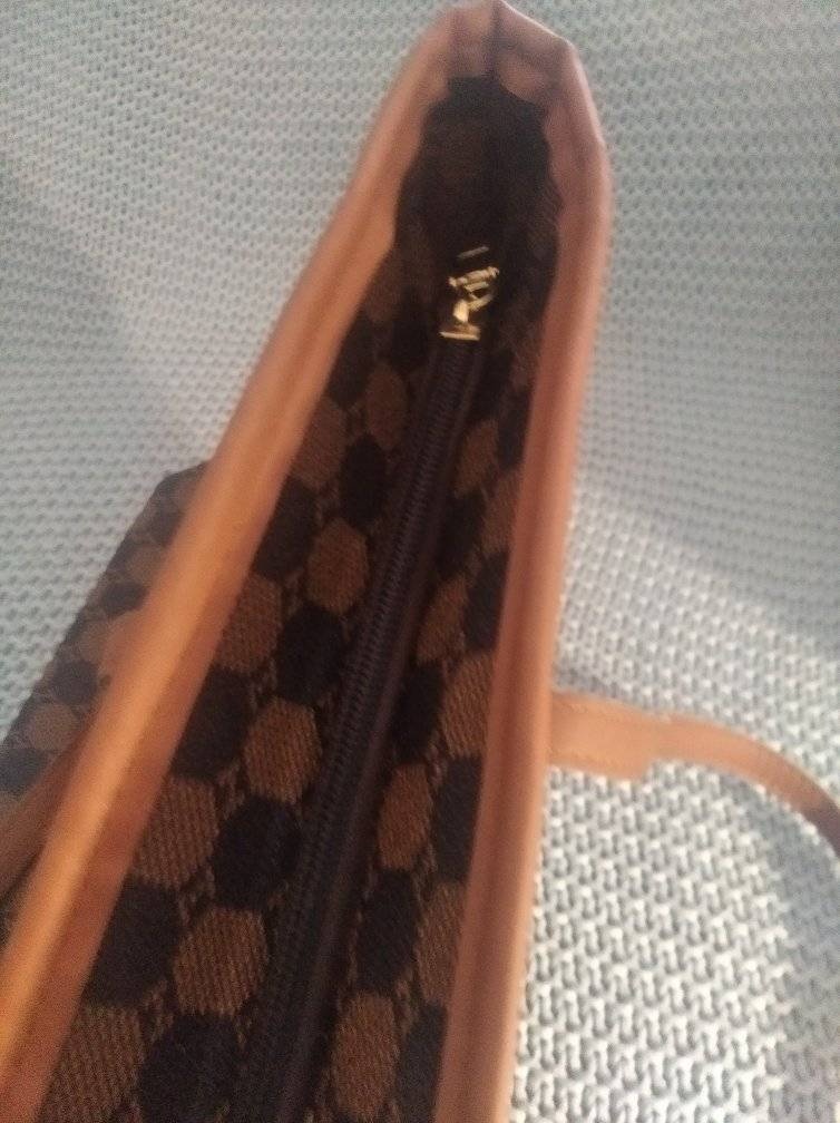 Kabelka hnědá, lehoučká, velmi dobrý stav, používaná - 4