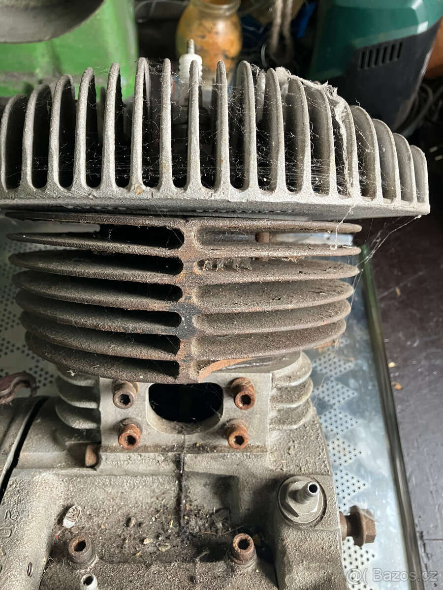 ČZ 250 typ 968 motokros-motor - 4
