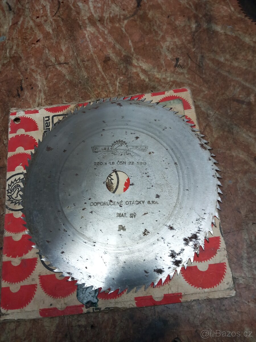 Pilový kotouč na dřevo 250x30x1,8. - 4