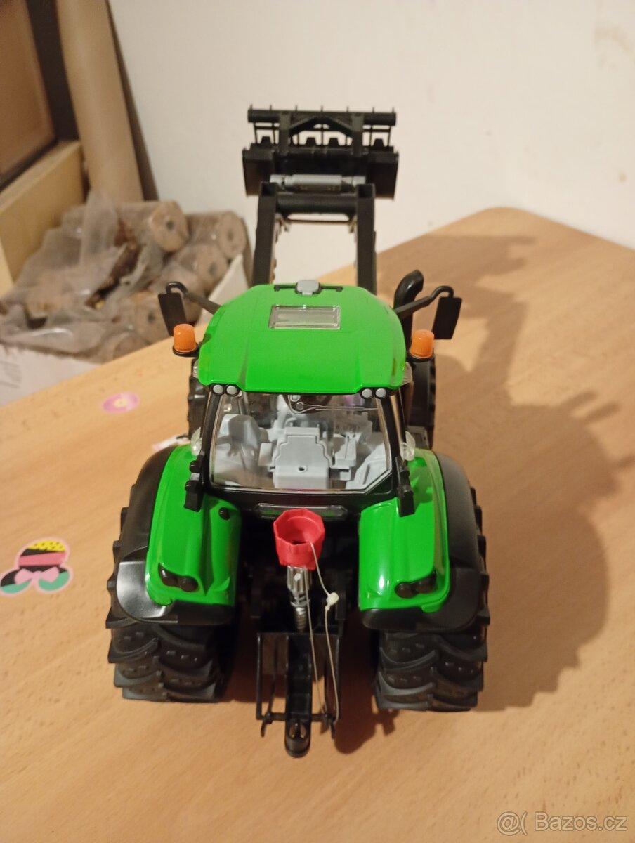 Bruder traktor deutz novy - 4