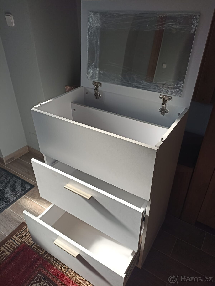Nová kosmetická skříňka - 4