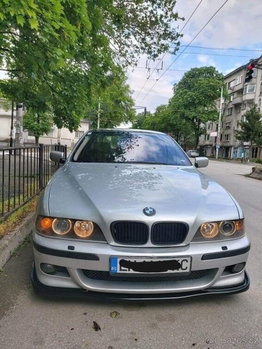 Lipo pod nárazník na BMW E39 - Černý Lesk - 4