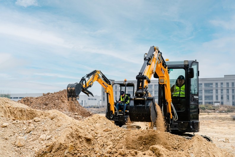 Minibager YUCHAI U27 Premium 2740 kg - 4