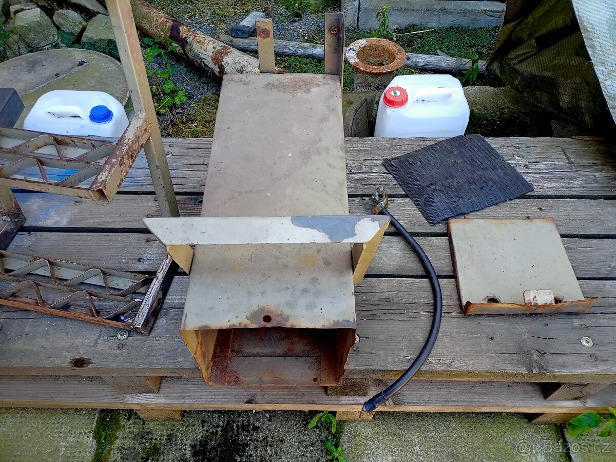 Zetor schody a kastlíku baterie - 4