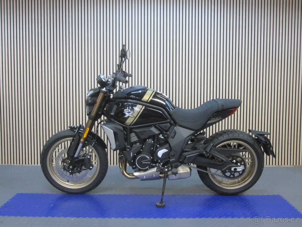 CFMOTO 700CL-X Heritage model 2025 - 4