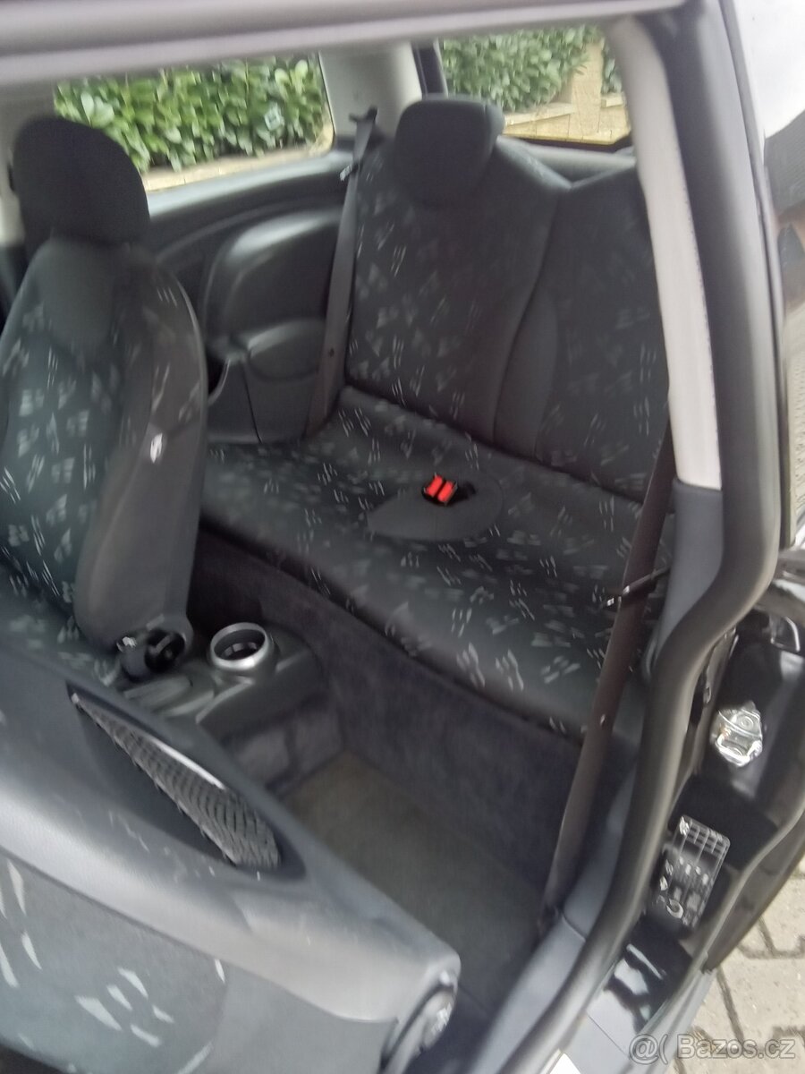 Mini Cooper 1.6i, 66 kW, rok výroby 4/ 2005 - 4