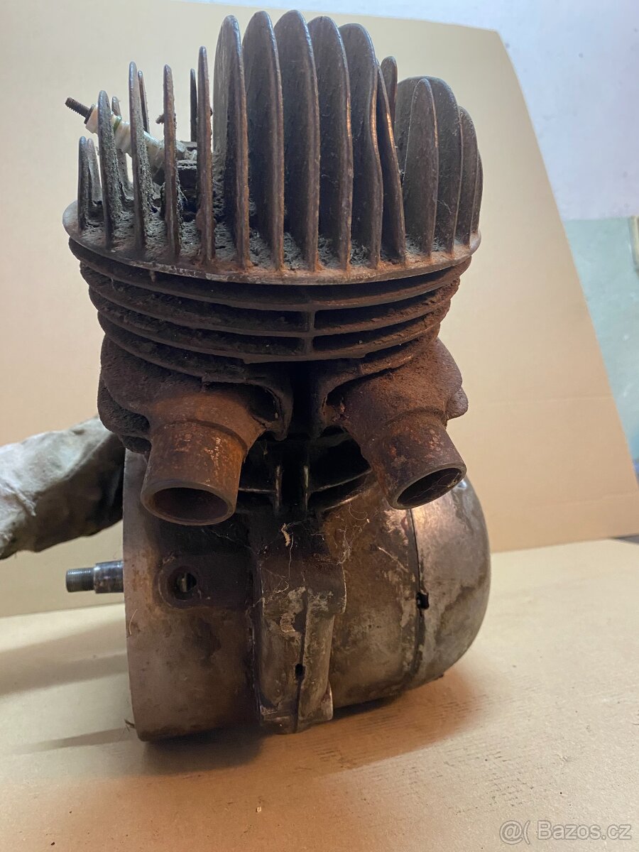 Jawa ČZ 150/352 motor - 4