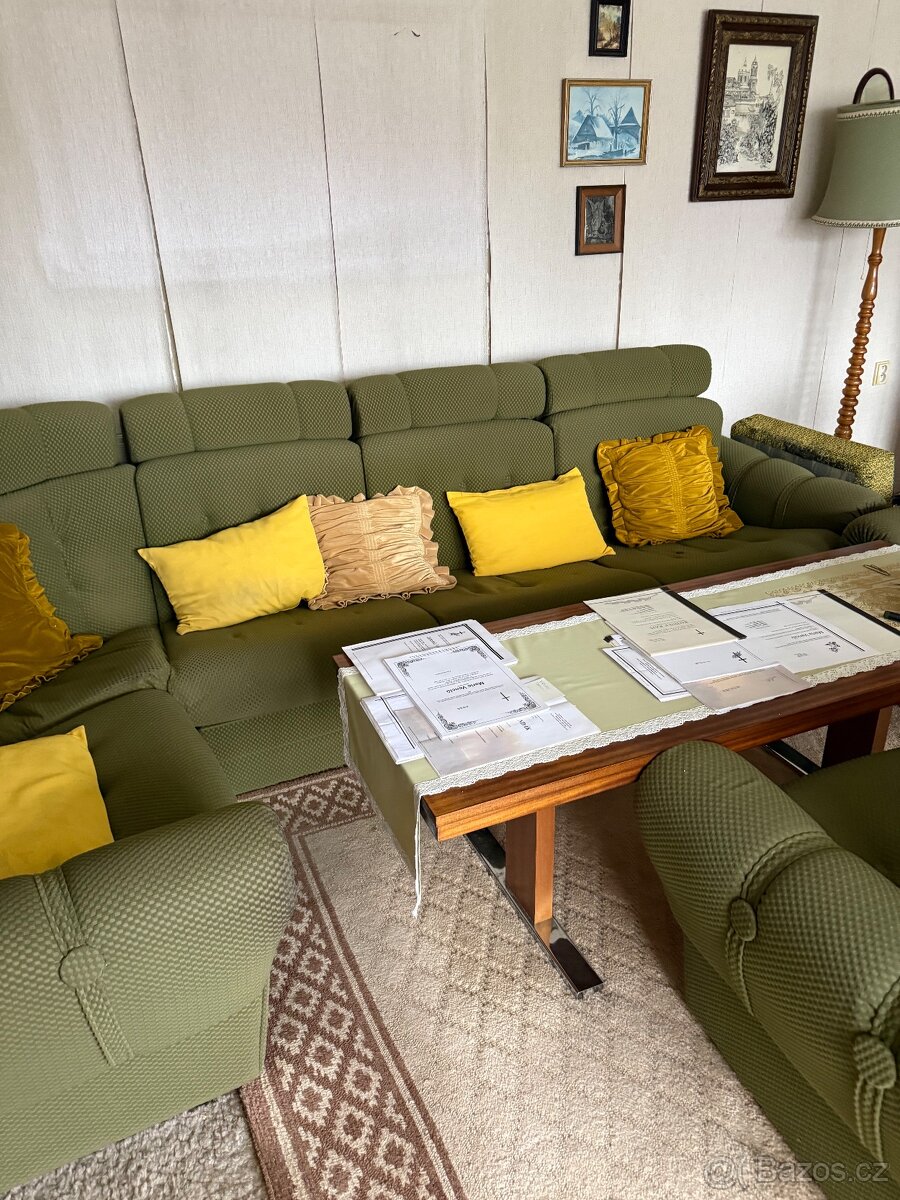 Spousta nábytku - 4