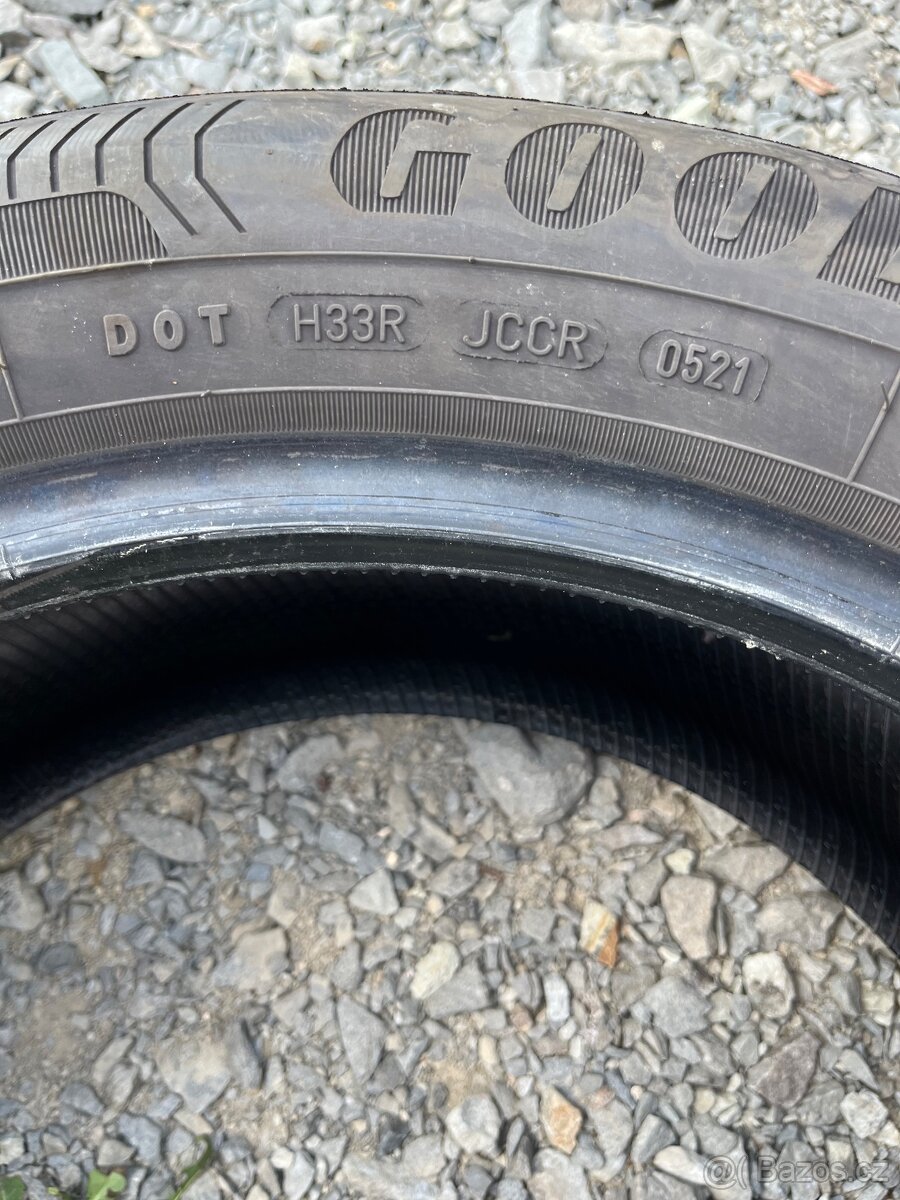 Pneumatiky Goodyear 215/55R17 - 4