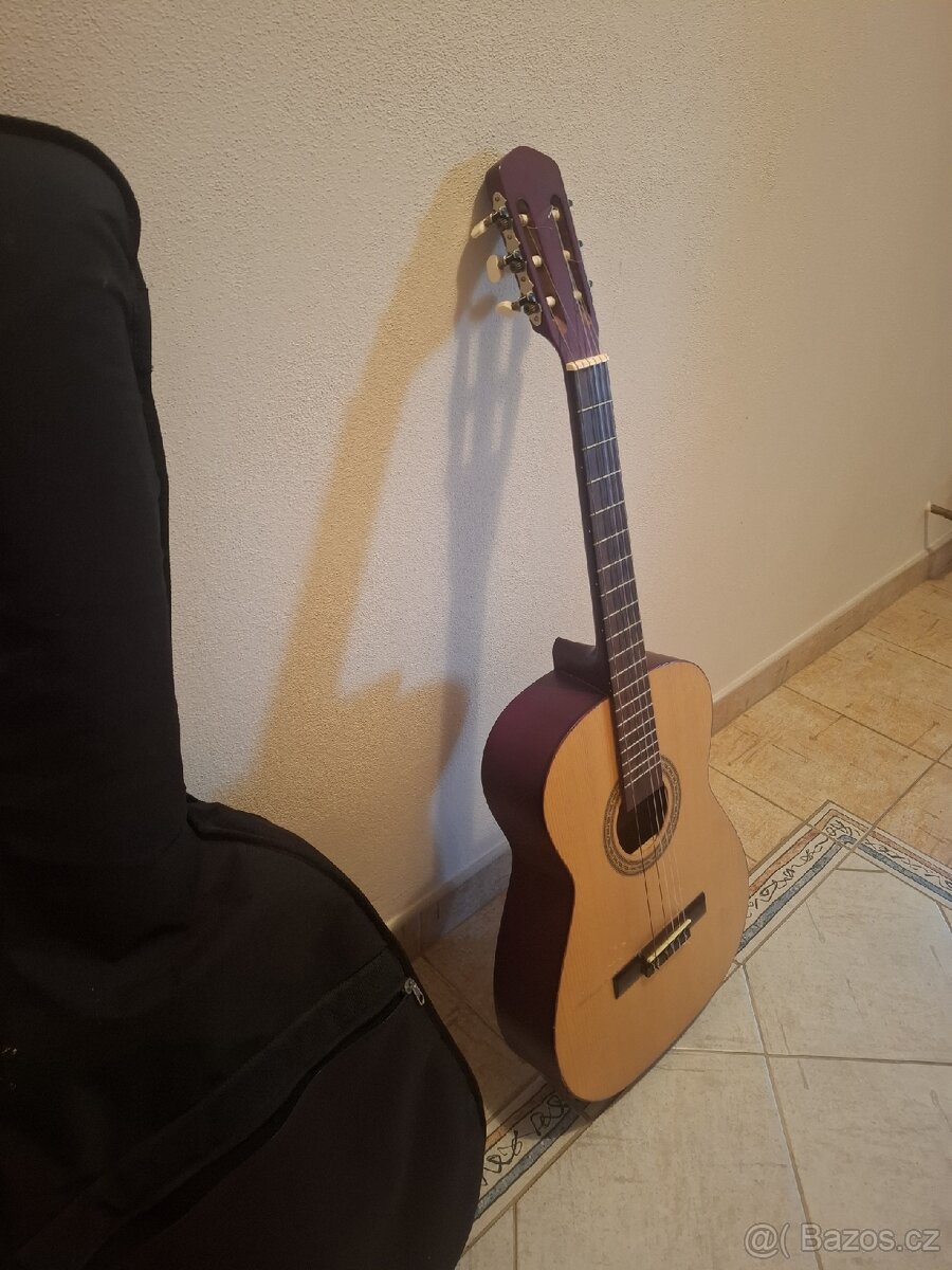 Studentská kytara - 4