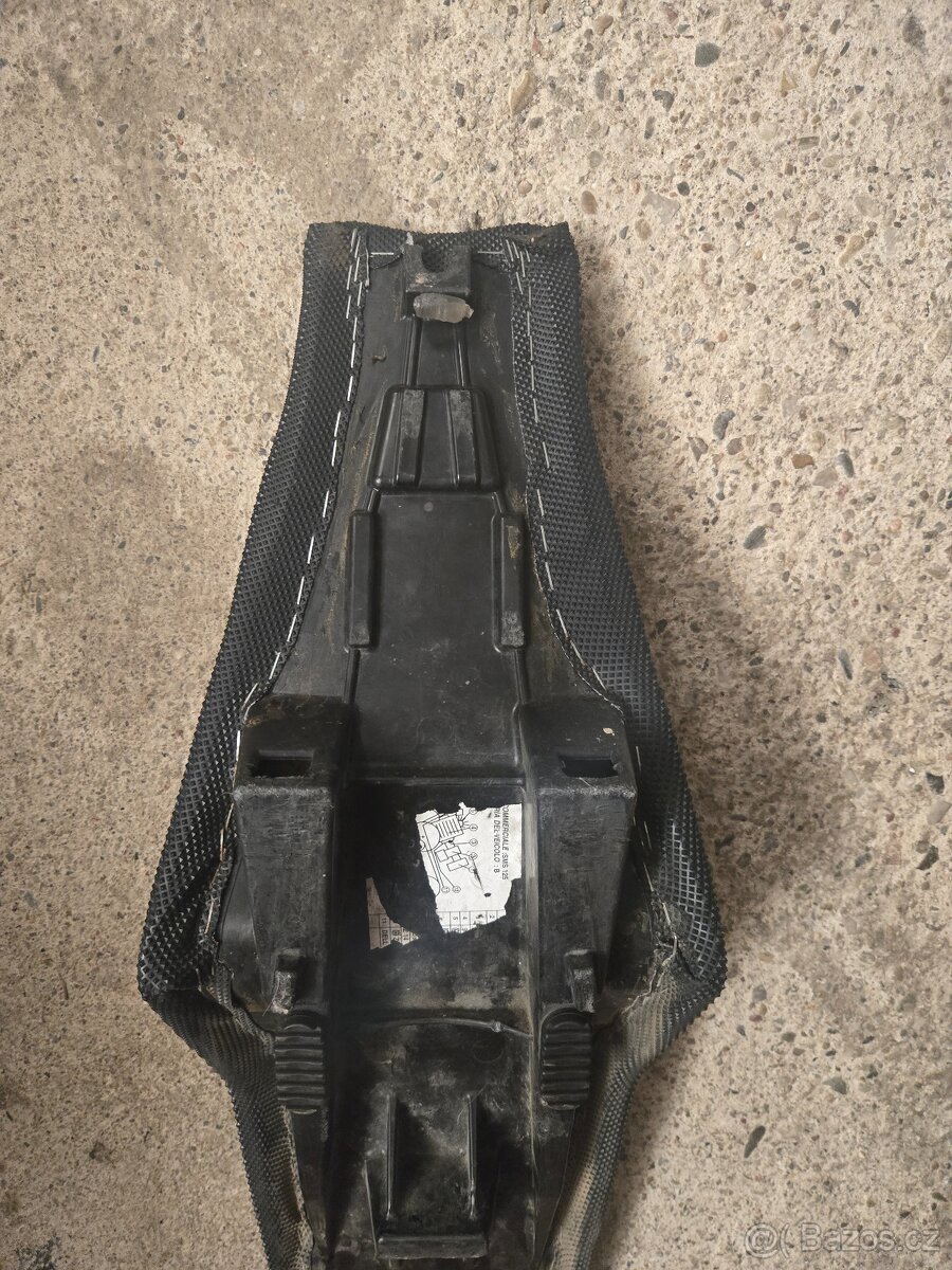 Sedlo Husqvarna 125