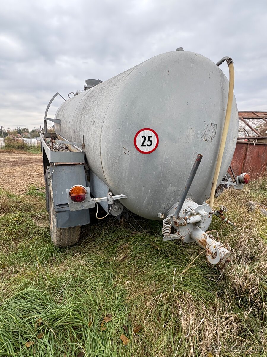 Cisterna fekál 8300L - 4