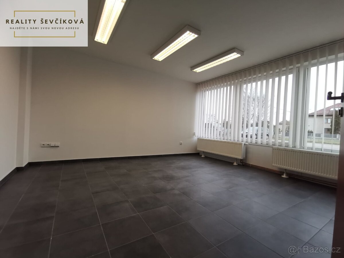 Pronájem komerčního objektu 300 m 2 + 400 m2 zpevněné plochy - 4