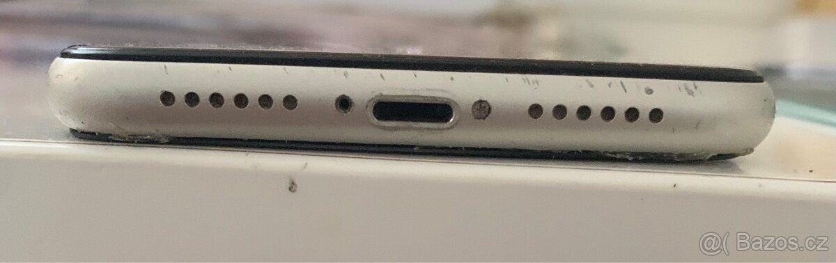 iPhone 11 - na náhradní díly - 4