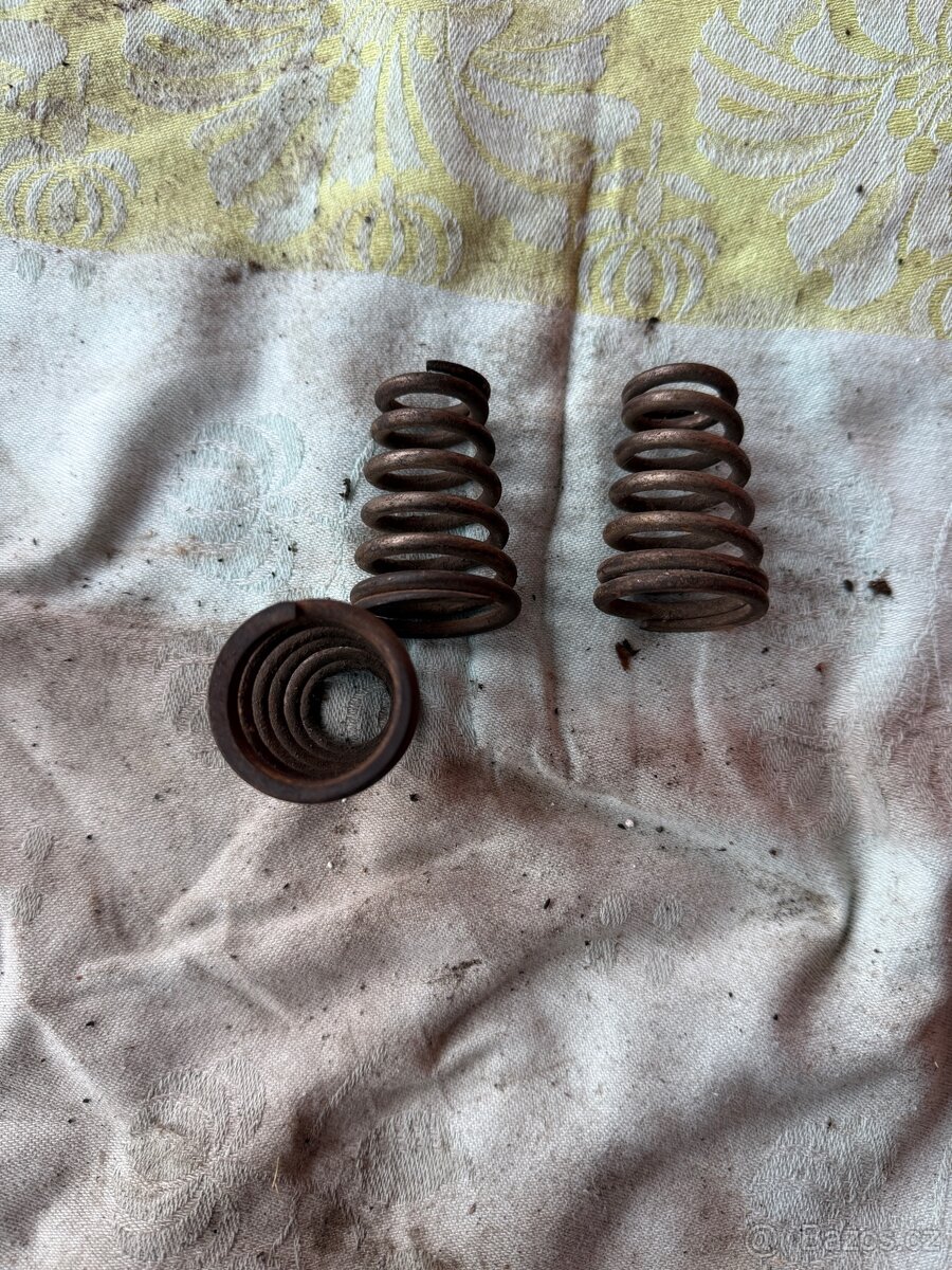 pružiny spojky - asi Jawa,Čz, NSU, DKW - 4