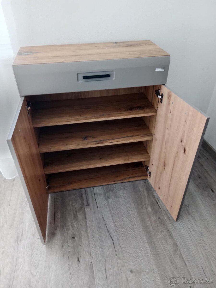 Komoda - 4