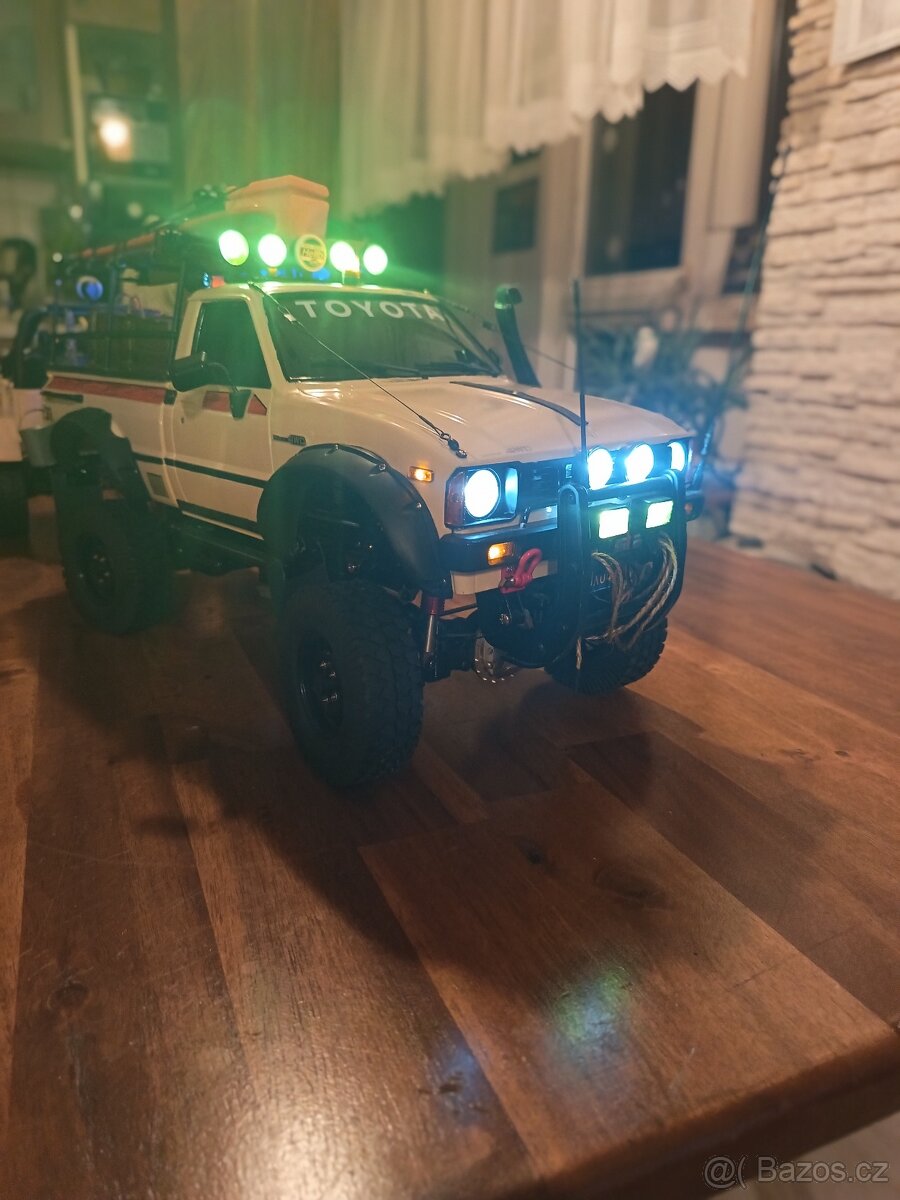 RC Toyota HiLuxHighLift 4x4 Tamyia - 4