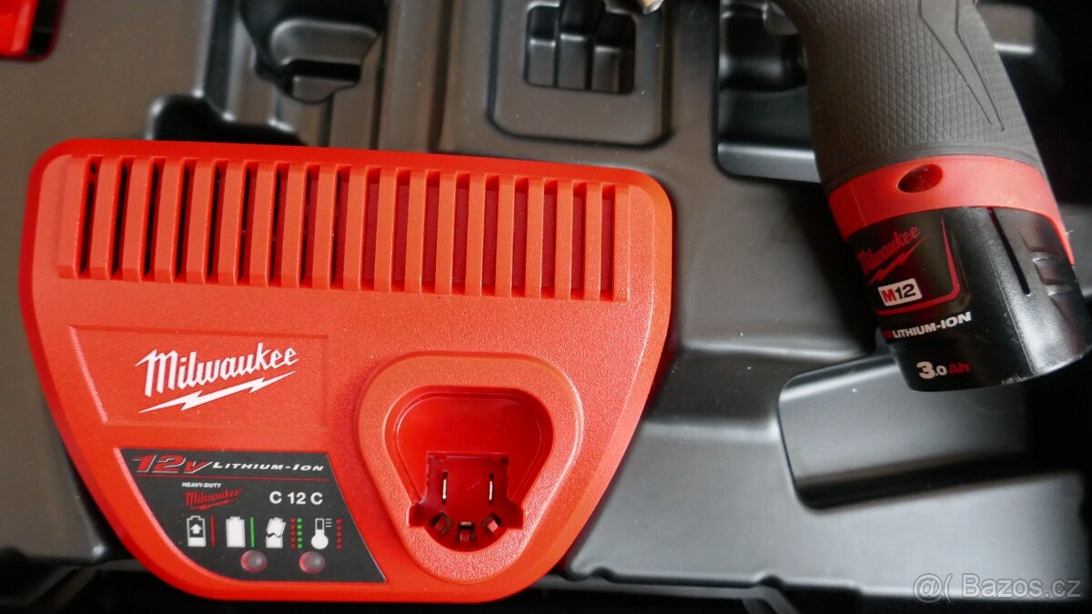 Kompaktní příklepová vrtačka Milwaukee FPD2 M12 FUEL - 4