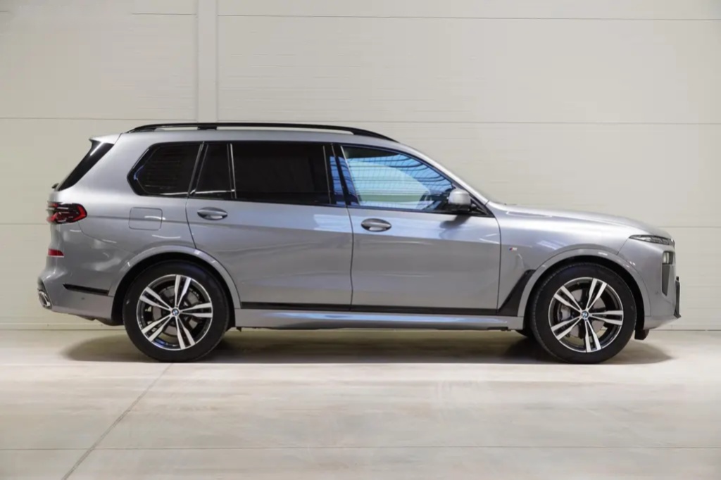 BMW X7, 40i,M-paket,ČR,DPH,HUD, - 4