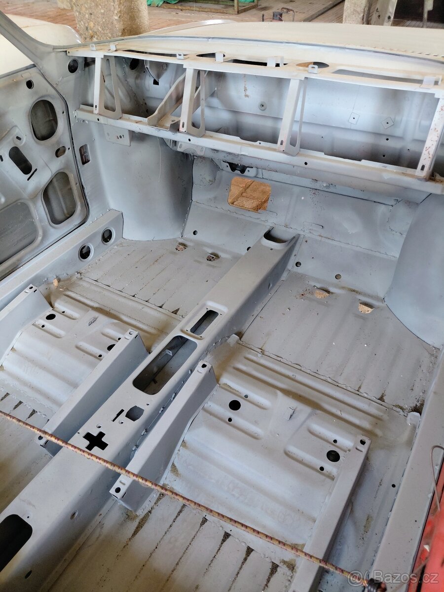 Škoda 110 R Coupé - 4