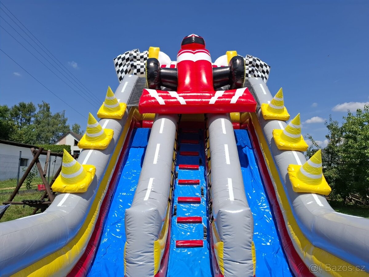 Prodám skakací hrad F1 - 4