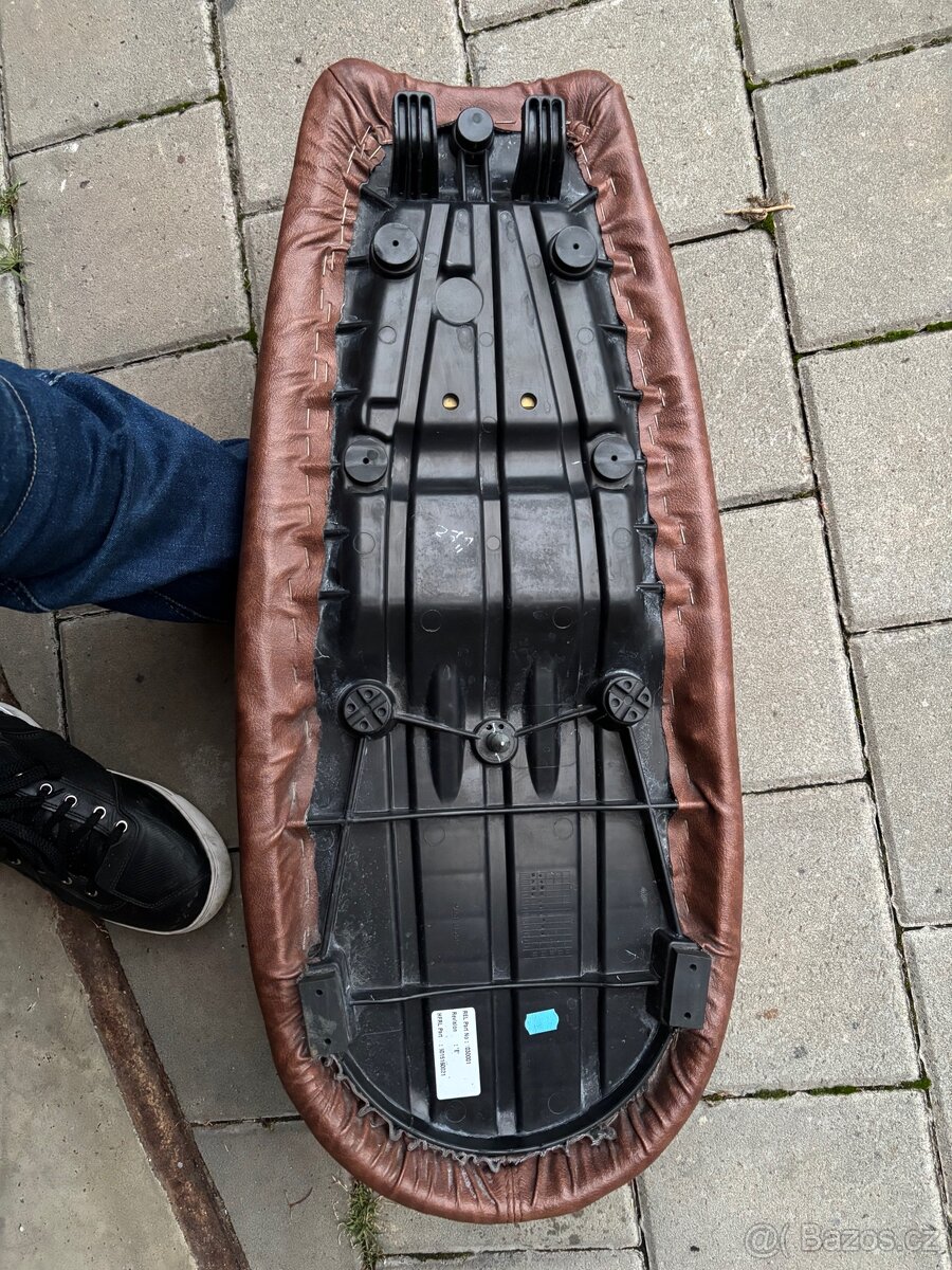 Sedlo Royal Enfield Interceptor 650 / Continental GT 650 - 4