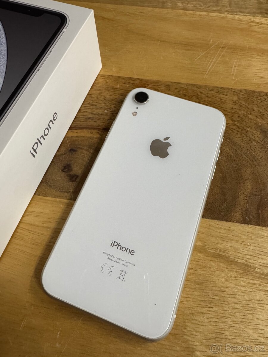 Apple iPhone XR 64GB - 4