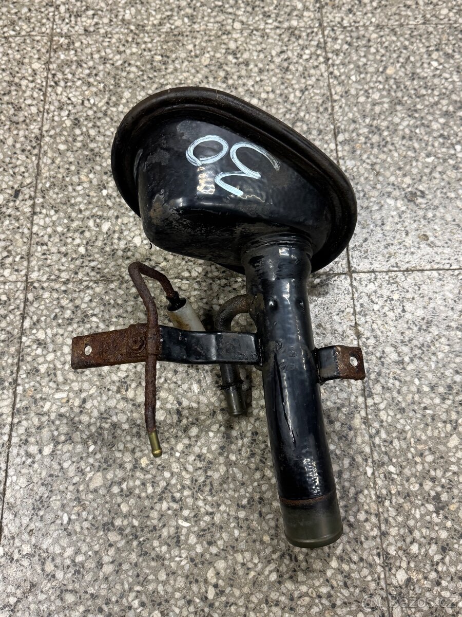 Tažné zařízení Nissan Patrol Y61 a jiné díly - 4