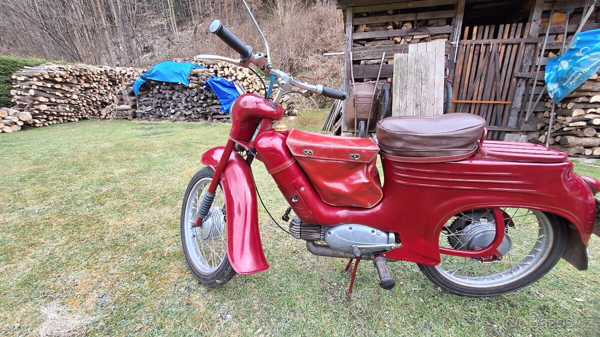 Pionýr Jawa 555 - 4
