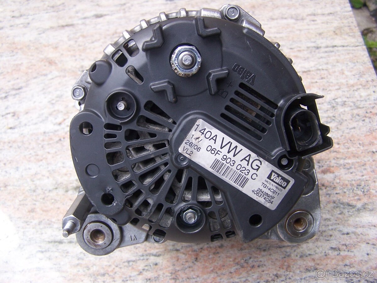 Alternátor Valeo 14V 140A 06F903023C - 4