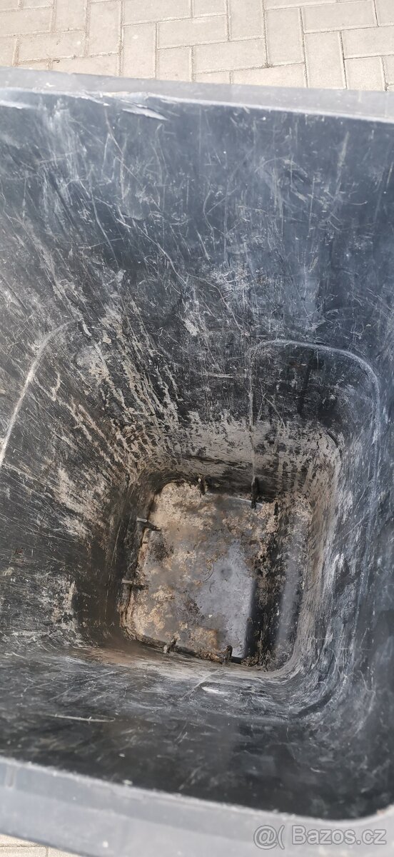 Plastová velká popelnice na kolečkách - 4