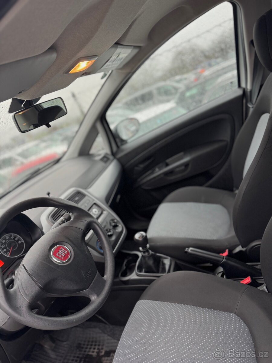 Fiat grande punto 1.2, najeto 160 tisíc km - 4