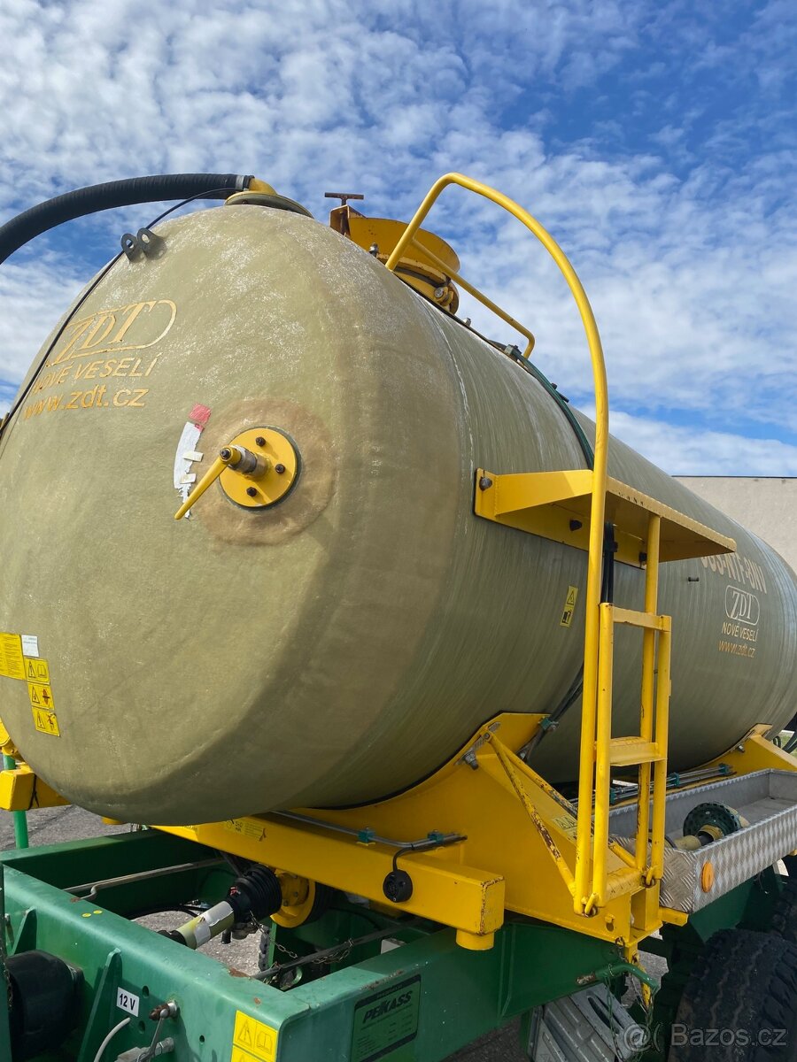 Prodám ZDT podvozek GRANT SUPER s laminátovou cisternou - 4
