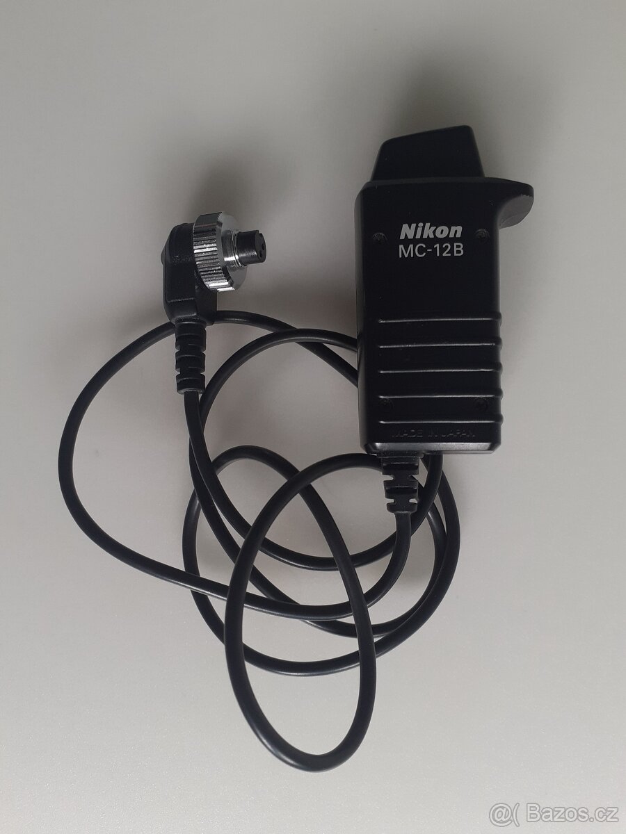 NIKON F70 + kabelová spoušť Nikon MC-12B - 4