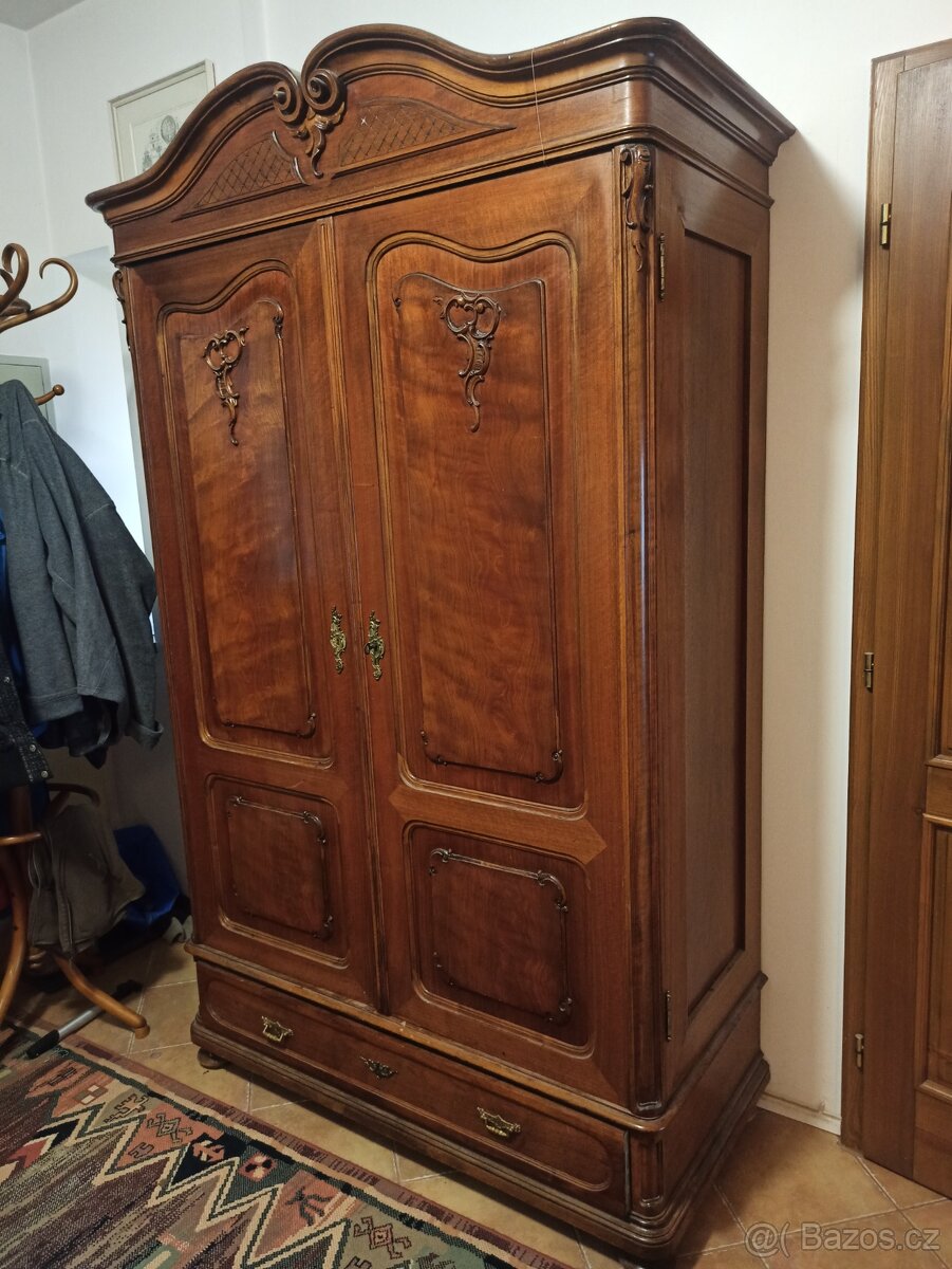 Starožitná skříň - 4