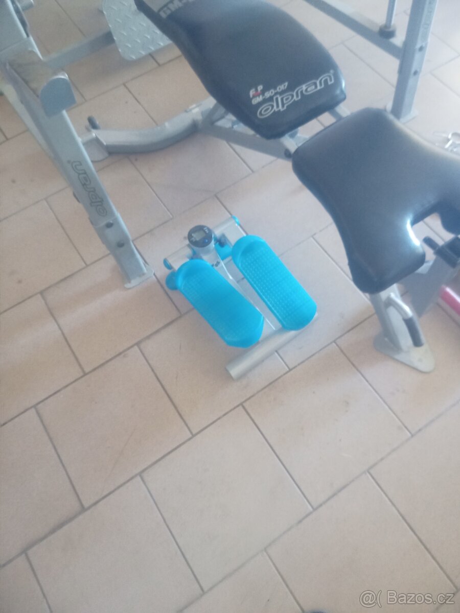 Posilovací stroj - 4