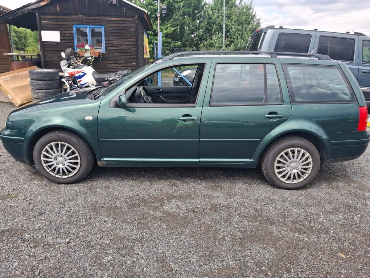 VW Golf kombi 1,6i - 4