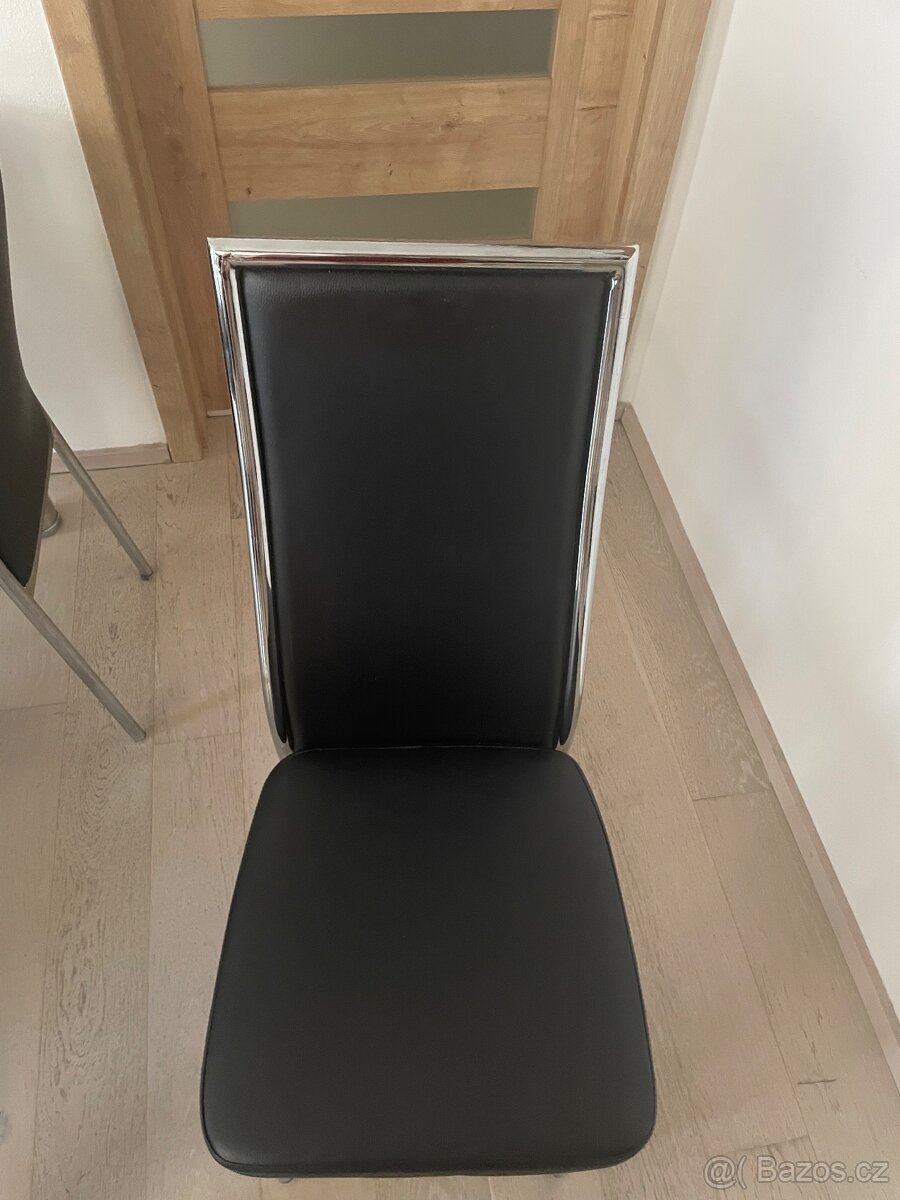 Skleněný stůl - 4